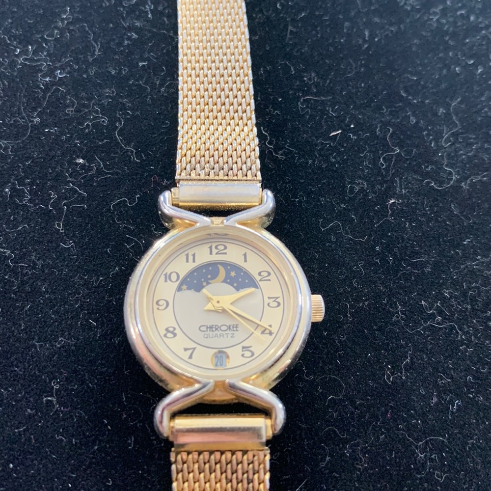 Cherokee moon dial date watch